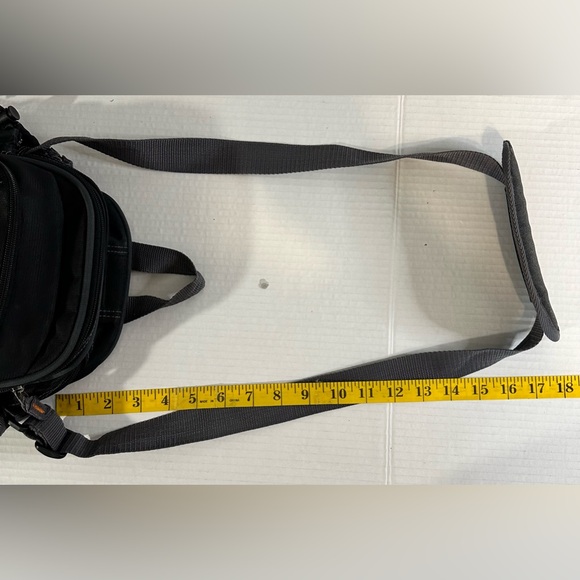 Ricardo Beverly Hills Crossbody Shoulder Black Bag Compartments Pre-owned - Picture 13 of 14